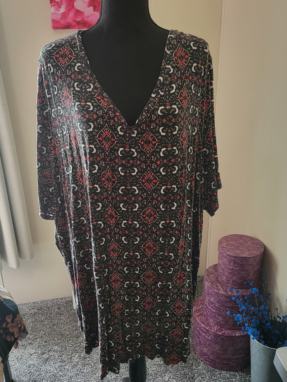Lane Bryant Black with Pink and White Medallion Print Top